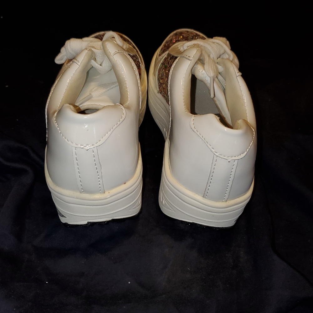 Sneakers - Picture 3 of 6
